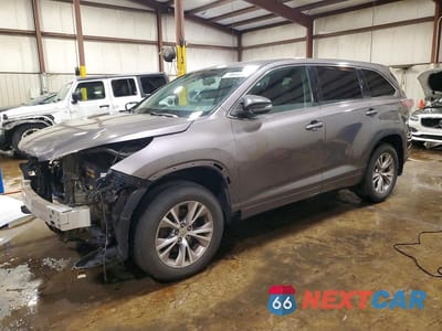 2015 TOYOTA HIGHLANDER LE PLUS 5TDBKRFH3FS142658 - główne zdjęcie licytacji z USA - miniatura