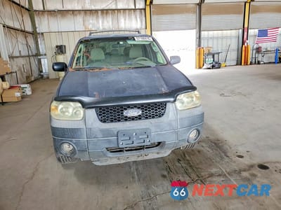 Piąte zdjęcie samochodu w środku: 2005 FORD ESCAPE XLT VIN:1FMYU03135KA65380 - miniatura