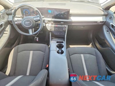 Zdjęcie 8 z 13 samochodu: 2024 HYUNDAI SONATA HYBRID SEL VIN:KMHL34JJXRA094636 - miniatura