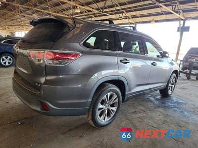 Trzecie zdjęcie samochodu z tyłu: 2015 TOYOTA HIGHLANDER XLE VIN:5TDKKRFH2FS104046 - miniatura