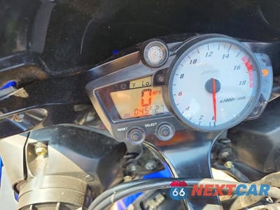 Zdjęcie 7 z 9 samochodu: 2004 YAMAHA YZF-R6L VIN:JYARJ06E44A017239 - miniatura