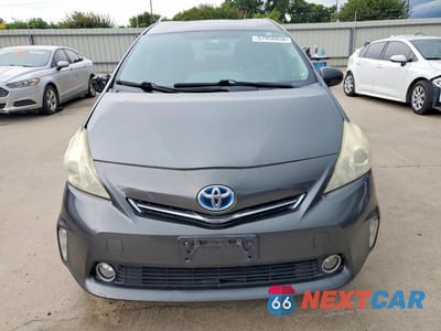 Piąte zdjęcie samochodu w środku: 2013 TOYOTA PRIUS V TWO VIN:JTDZN3EU5D3200057 - miniatura