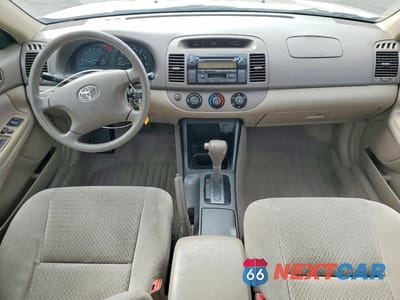 Zdjęcie 8 z 12 samochodu: 2004 TOYOTA CAMRY LE VIN:4T1BE32K64U380773 - miniatura