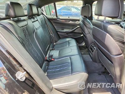 Zdjęcie 10 z 12 samochodu: 2018 BMW M550XI VIN:WBAJB9C58JB035348 - miniatura