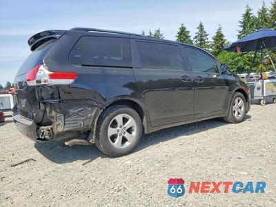 Trzecie zdjęcie samochodu z tyłu: 2013 TOYOTA SIENNA LE VIN:5TDKK3DC6DS348414 - miniatura
