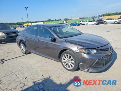 Czwarte zdjęcie samochodu z boku: 2020 TOYOTA CAMRY LE VIN:4T1C11AK2LU929230 - miniatura