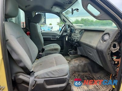 Piąte zdjęcie samochodu w środku: 2011 FORD F550 SUPER DUTY DUMP TRUCK VIN:1FDUF5GT1BEC38034 - miniatura