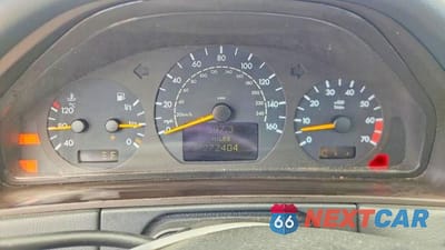 Zdjęcie 9 z 12 samochodu: 2000 MERCEDES-BENZ E 320 VIN:WDBJF65J4YB061311 - miniatura