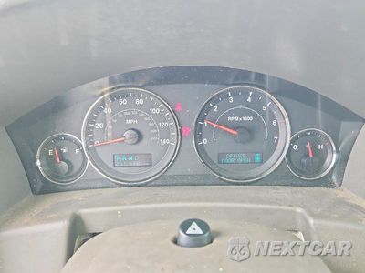 Zdjęcie 9 z 13 samochodu: 2006 JEEP COMMANDER LIMITED VIN:1J8HH58NX6C179429 - miniatura