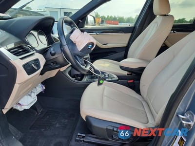 Zdjęcie 7 z 14 samochodu: 2021 BMW X1 XDRIVE28I VIN:WBXJG9C03M5U39222 - miniatura