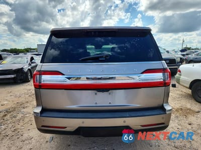 Zdjęcie 6 z 13 samochodu: 2018 LINCOLN NAVIGATOR PREMIERE VIN:5LMJJ2MT0JEL00281 - miniatura
