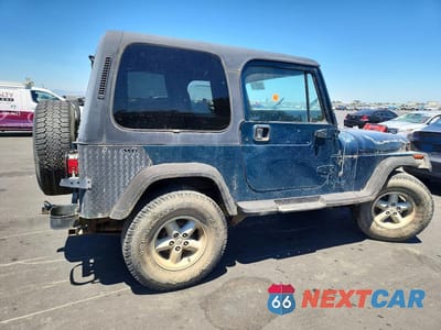 Trzecie zdjęcie samochodu z tyłu: 1995 JEEP WRANGLER / YJ S VIN:1J4FY19PXSP302389 - miniatura