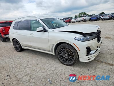 Czwarte zdjęcie samochodu z boku: 2022 BMW X7 ALPINA XB7 VIN:5UXCX6C11N9K47299 - miniatura