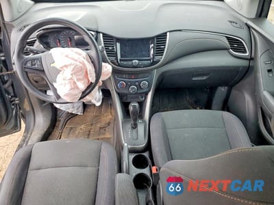 Zdjęcie 8 z 13 samochodu: 2019 CHEVROLET TRAX LS VIN:3GNCJKSB2KL158731 - miniatura