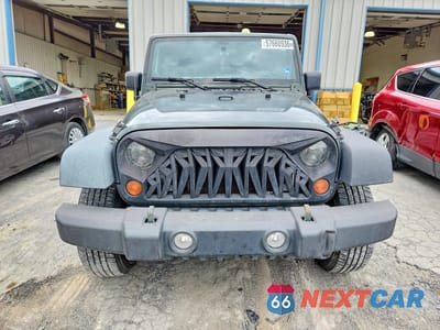 Piąte zdjęcie samochodu w środku: 2011 JEEP WRANGLER UNLIMITED SPORT VIN:1J4BA3H15BL510781 - miniatura