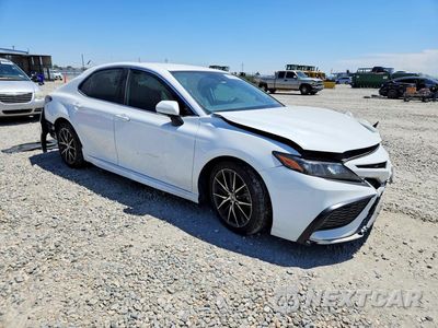 Czwarte zdjęcie samochodu z boku: 2021 TOYOTA CAMRY SE VIN:4T1G11BK9MU032164 - miniatura