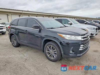 Czwarte zdjęcie samochodu z boku: 2019 TOYOTA HIGHLANDER XLE VIN:5TDJZRFH9KS614878 - miniatura