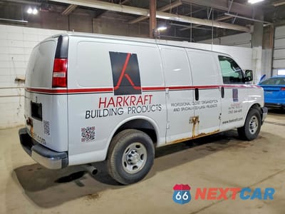 Trzecie zdjęcie samochodu z tyłu: 2017 CHEVROLET EXPRESS G2500 VIN:1GCWGAFF0H1221093 - miniatura