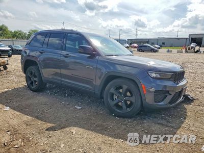 Czwarte zdjęcie samochodu z boku: 2024 JEEP GRAND CHEROKEE LAREDO VIN:1C4RJHAG7RC214784 - miniatura