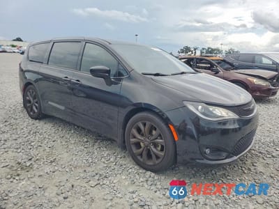 Czwarte zdjęcie samochodu z boku: 2019 CHRYSLER PACIFICA TOURING PLUS VIN:2C4RC1FG8KR705422 - miniatura
