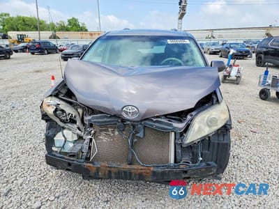 Piąte zdjęcie samochodu w środku: 2012 TOYOTA SIENNA XLE 8-PASSENGER VIN:5TDYK3DC8CS259677 - miniatura