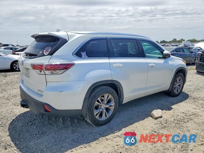 Trzecie zdjęcie samochodu z tyłu: 2015 TOYOTA HIGHLANDER XLE VIN:5TDJKRFHXFS181212 - miniatura