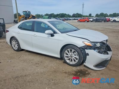 Czwarte zdjęcie samochodu z boku: 2023 TOYOTA CAMRY LE VIN:4T1R11AK5PU143387 - miniatura