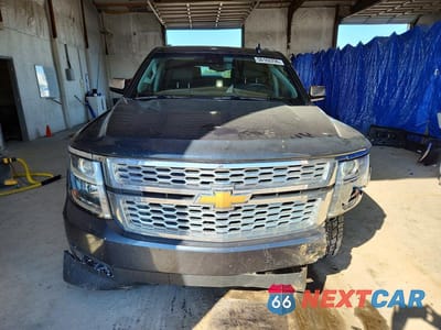 Piąte zdjęcie samochodu w środku: 2020 CHEVROLET SUBURBAN K1500 LT VIN:1GNSKHKC4LR152931 - miniatura