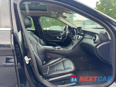 Zdjęcie 9 z 11 samochodu: 2015 MERCEDES-BENZ C 300 4MATIC VIN:55SWF4KB1FU068945 - miniatura