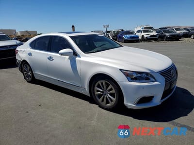 Czwarte zdjęcie samochodu z boku: 2015 LEXUS LS 460 VIN:JTHBL5EF1F5138277 - miniatura
