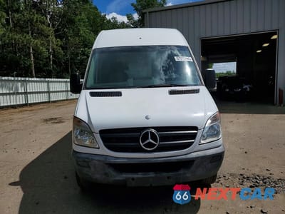 Piąte zdjęcie samochodu w środku: 2012 MERCEDES BENZ SPRINTER 2500 DELIVERY VAN VIN:WD3PE8CB5C5699977 - miniatura
