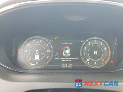 Zdjęcie 9 z 14 samochodu: 2019 JAGUAR E-PACE S VIN:SADFJ2FX9K1Z62984 - miniatura