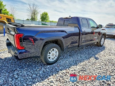 Trzecie zdjęcie samochodu z tyłu: 2025 TOYOTA TUNDRA DOUBLE CAB SR5 VIN:5TFLA5GD9SX003828 - miniatura