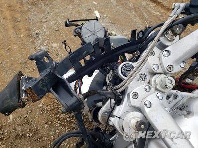 Zdjęcie 7 z 8 samochodu: 2003 YAMAHA FJR1300 VIN:JYARP07E33A000363 - miniatura