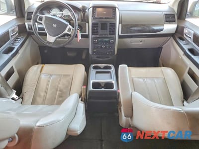 Zdjęcie 8 z 14 samochodu: 2010 DODGE GRAND CARAVAN SXT VIN:2D4RN5DX0AR419005 - miniatura