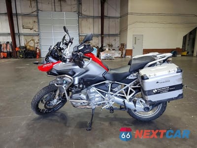 Trzecie zdjęcie samochodu z tyłu: 2014 BMW R1200 GS VIN:WB10A110XEZ185742 - miniatura
