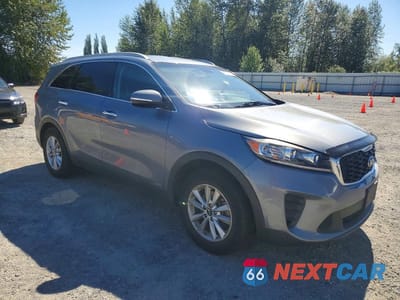 Czwarte zdjęcie samochodu z boku: 2019 KIA SORENTO LX VIN:5XYPGDA30KG597223 - miniatura