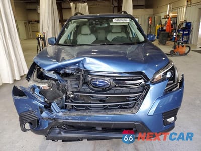 Piąte zdjęcie samochodu w środku: 2023 SUBARU FORESTER PREMIUM VIN:JF2SKAEC0PH451731 - miniatura