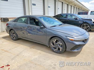 Czwarte zdjęcie samochodu z boku: 2025 HYUNDAI ELANTRA SEL VIN:KMHLS4DG6SU972263 - miniatura