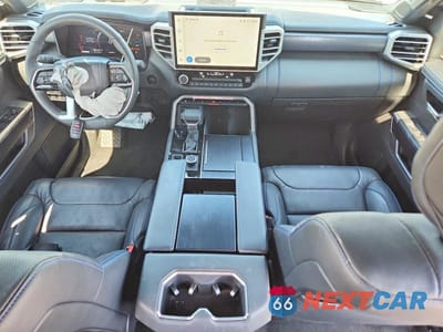 Zdjęcie 8 z 13 samochodu: 2025 TOYOTA SEQUOIA PLATINUM VIN:7SVAAABA9SX054507 - miniatura