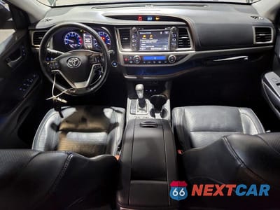 Zdjęcie 8 z 13 samochodu: 2018 TOYOTA HIGHLANDER LIMITED VIN:5TDDZRFH6JS907262 - miniatura