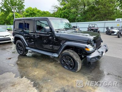 Czwarte zdjęcie samochodu z boku: 2020 JEEP WRANGLER UNLIMITED SAHARA VIN:1C4HJXEM4LW195137 - miniatura