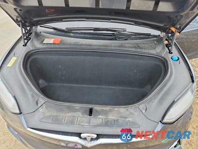 Zdjęcie 12 z 13 samochodu: 2016 TESLA MODEL X VIN:5YJXCAE2XGF003571 - miniatura