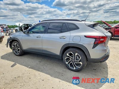 Drugie zdjęcie samochodu z przodu: 2025 CHEVROLET TRAX 2RS VIN:KL77LJEP6SC330421 - miniatura