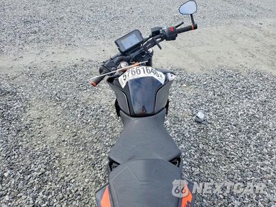 Zdjęcie 6 z 9 samochodu: 2023 KTM 390 DUKE VIN:MD2JPJ407PC231917 - miniatura