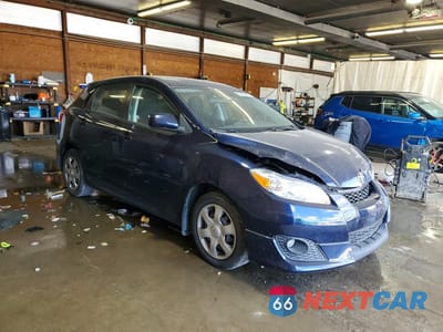 Czwarte zdjęcie samochodu z boku: 2010 TOYOTA MATRIX BASE VIN:2T1KU4EE3AC530169 - miniatura