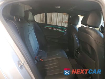 Zdjęcie 10 z 12 samochodu: 2021 BMW 530 XI VIN:WBA13BJ08MCF83590 - miniatura