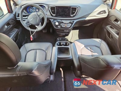 Zdjęcie 8 z 13 samochodu: 2025 CHRYSLER PACIFICA SELECT VIN:2C4RC1BG0SR544991 - miniatura