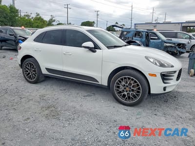 Czwarte zdjęcie samochodu z boku: 2015 PORSCHE MACAN S VIN:WP1AB2A52FLB62724 - miniatura