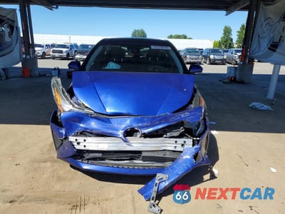 Piąte zdjęcie samochodu w środku: 2018 TOYOTA PRIUS FOUR VIN:JTDKARFU4J3547647 - miniatura